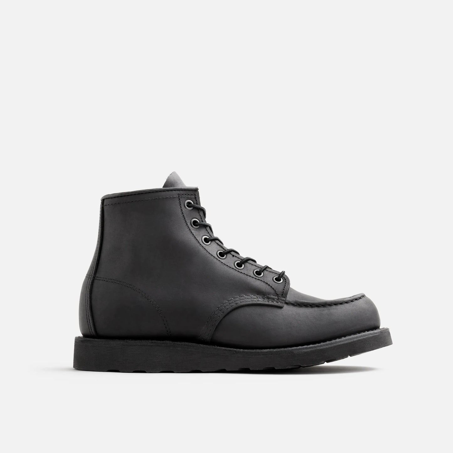 Red Wing Classic Moc in Black Harness 8074